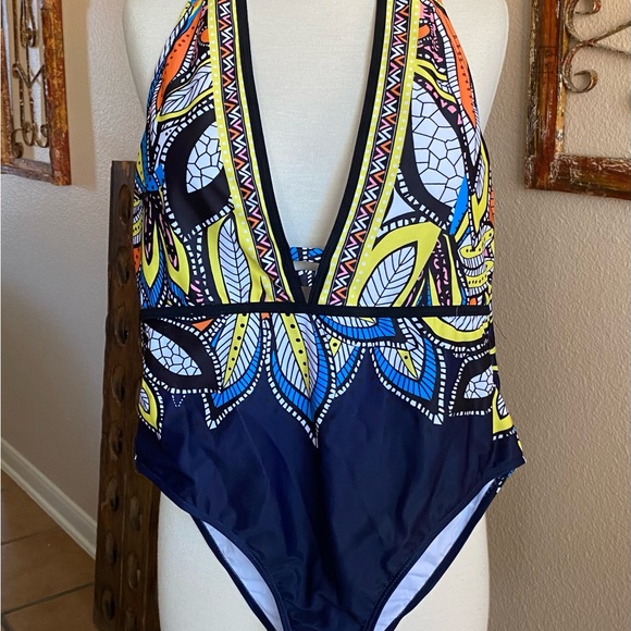 Swimsuit ~ Women’s ~ One Piece ~ Bright, Backless, Geometric Designs ~ Brand New - Picture 3 of 16